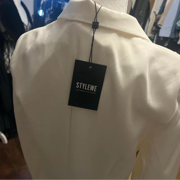StyleWe long fitted white blazer - Picture 4 of 4